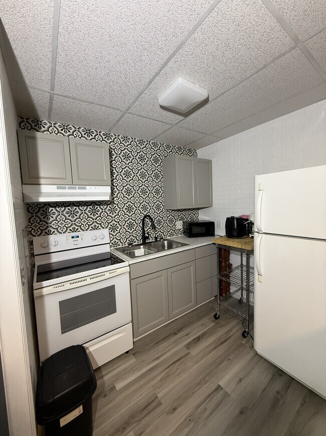 Photo - 147 S Main St Unit Apt #2