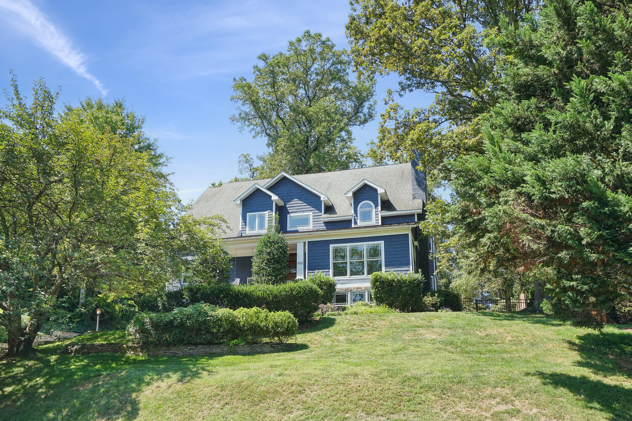 Photo - 1530 Forest Villa Ln (McLean, VA)