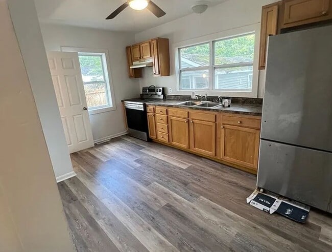 Photo - 210 N Lincoln Ave