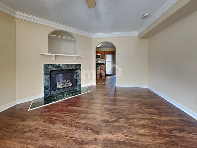 Photo - 817 Winterside Ln