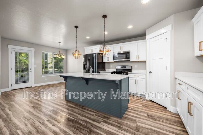Photo - 4863 Spire Wy