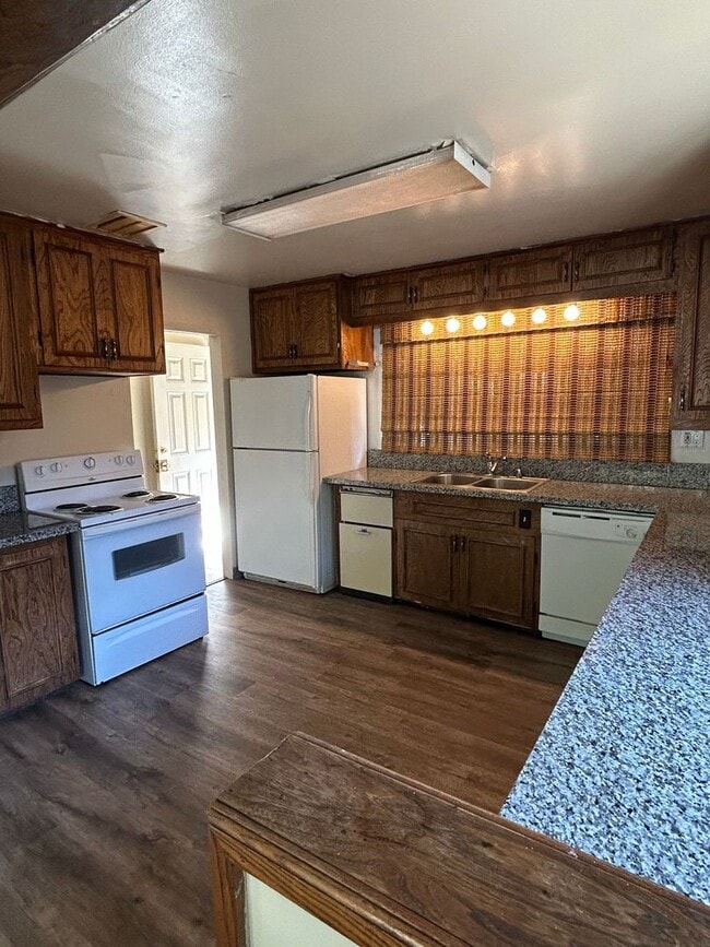 Photo - 1020 Warner St