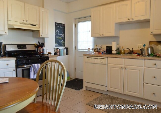 Photo - 66 Murdock St Unit 2