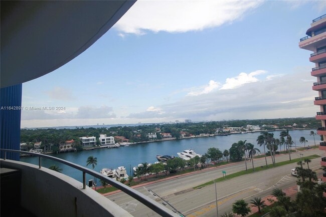 Photo - 5161 Collins Ave Unit 1004