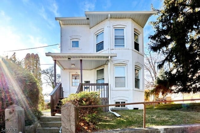 Building Photo - 68 Mohawk Ave