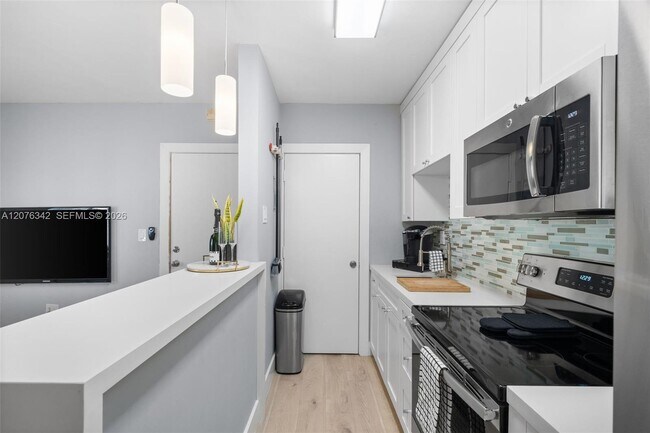 6330 SW 79th St Unit 6