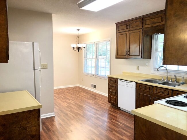 Photo - Three Bedroom Oconee County Available Summer