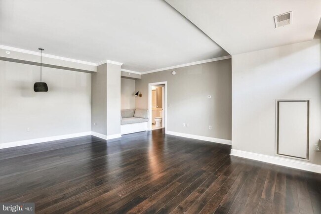 Photo - 4915 Hampden Ln Unit 101