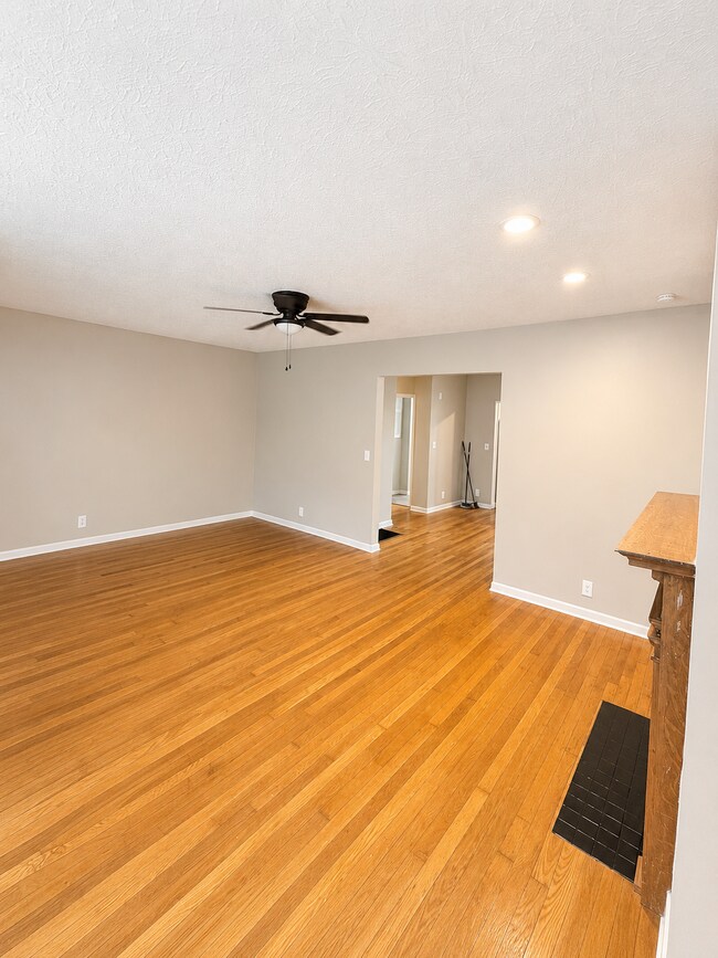 143 S Monroe Ave