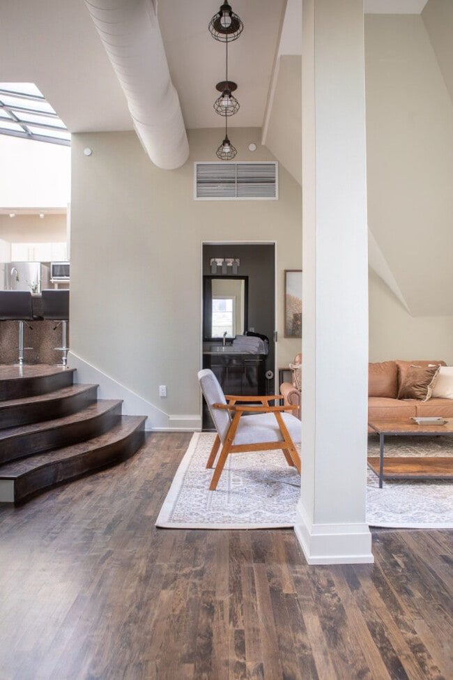 Photo - 225 E Michigan St Unidad ID1379026P