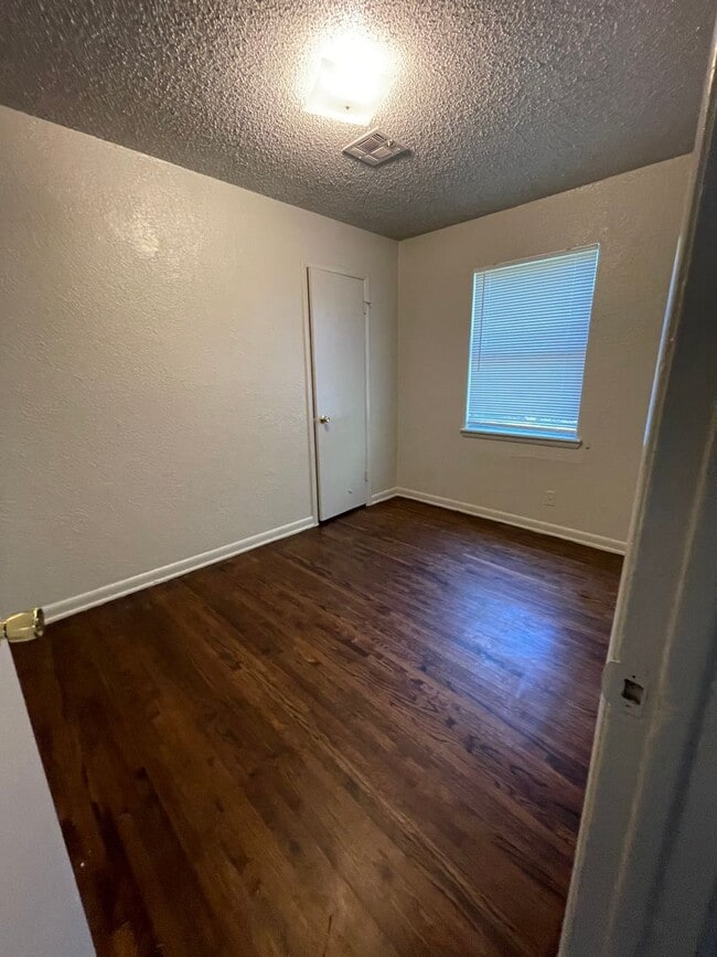 Photo - Renovated  Adorable 4bd 1bth Home