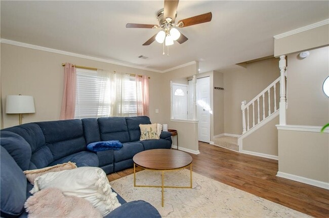 Photo - 1066 Wedgewood Ln