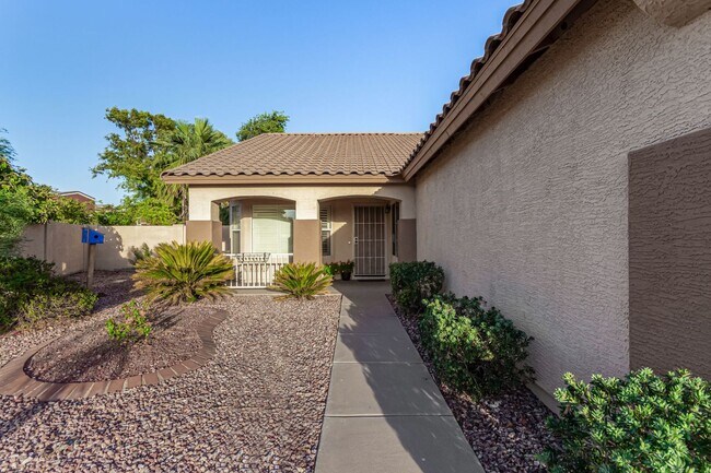 Photo - 3-bedroom plus bonus room with 3-car garage on large lot