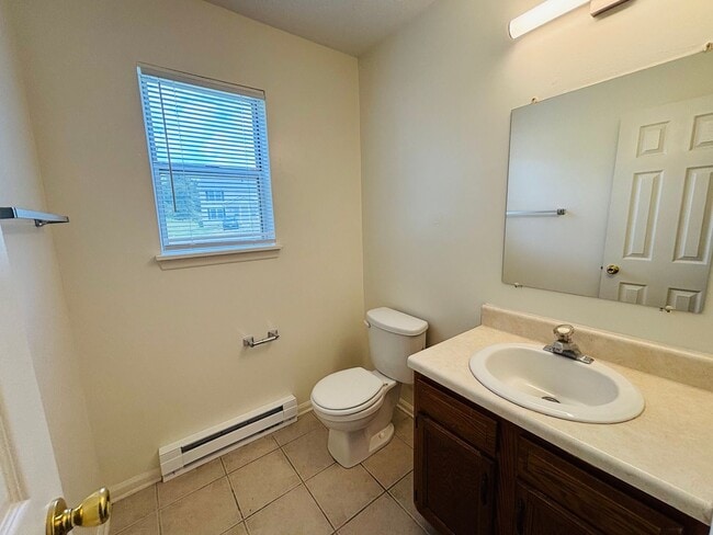Photo - 345 Wakeman Ct NE