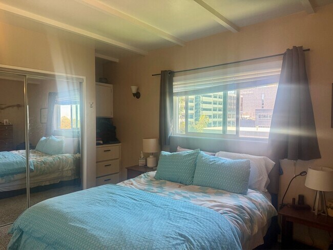 Photo - 4284 Third Ave