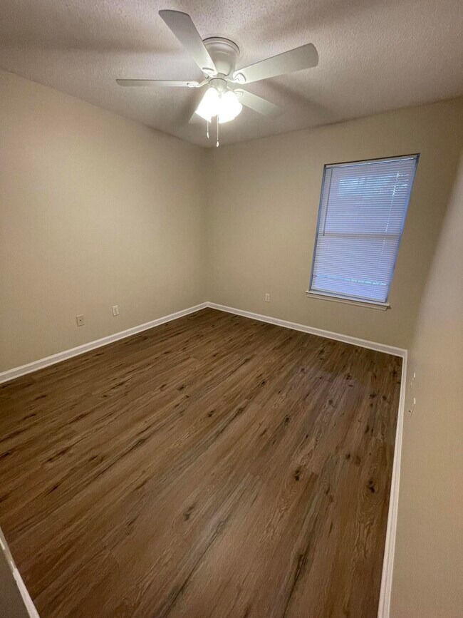 Photo - 771 Rockport Ct Unit 4