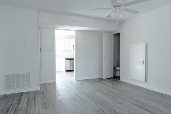 Photo - an900- Unidad C