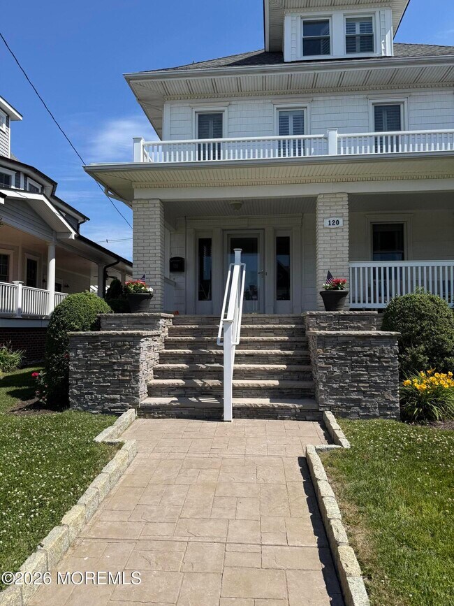 Photo - 120 Garfield Ave