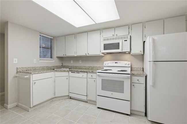 Photo - 2183 Surrey Ct