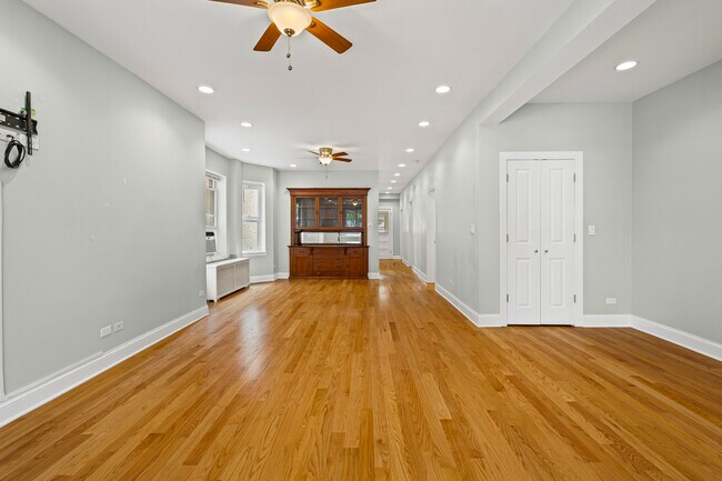 Photo - 3751 W Irving Park Rd Unit 1