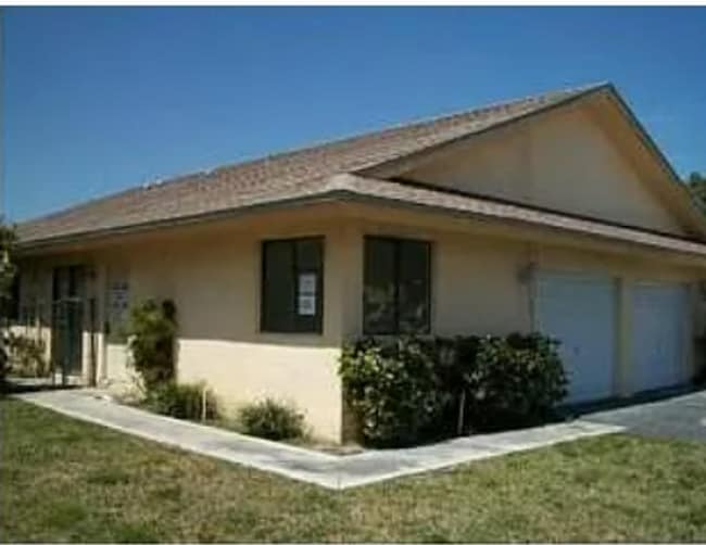 Photo - Charming 3-Bedroom 2 bathroom Home with Spacious Backyard in N. Lauderdale, FL with Special Depos...