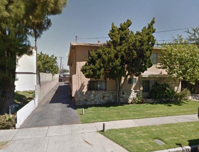 Building Photo - 2359 W Roberta Ave Rental
