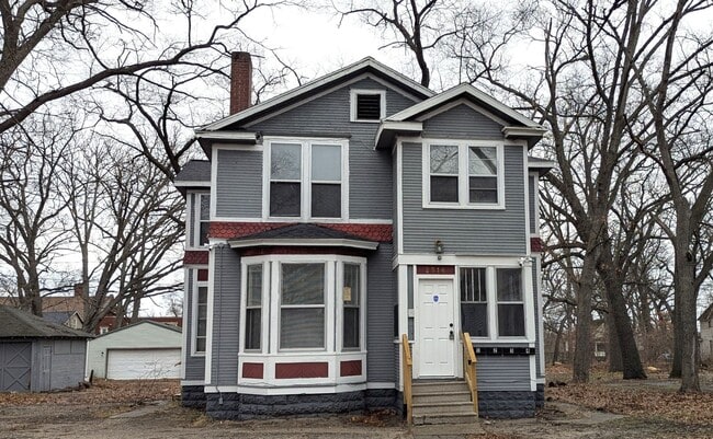 Building Photo - 2516 5th St Unit 1