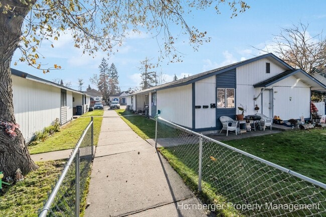 Building Photo - 1616/1624 East Desmet Avenue Unit 1626 Rental