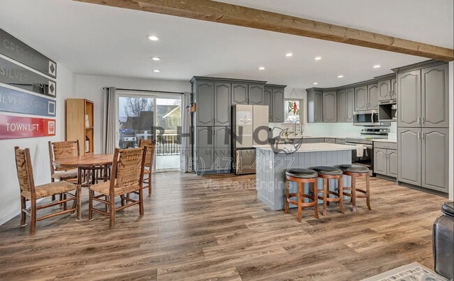 Building Photo - 9218 Laura Anne Wy.