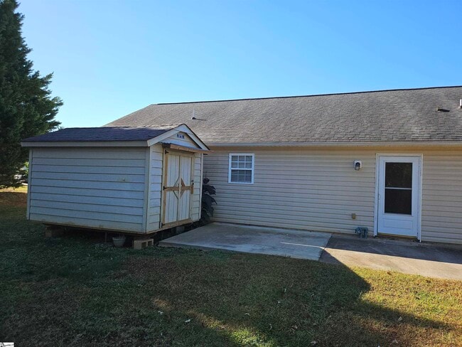 Photo - 132 Falcon Ridge Dr