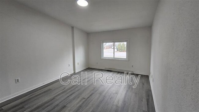 Photo - 224 N Conklin Rd