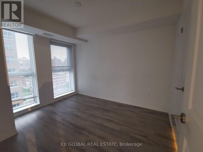 Photo - 400 Adelaide St E Unit 1512