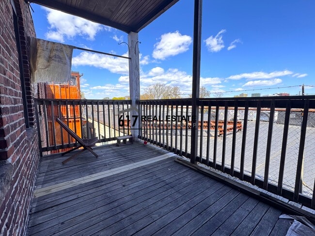 11 Royal St Unit 3