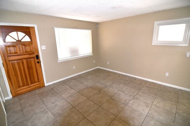 Photo - 3 bedroom, 1.5 bath home in quaint, well m...