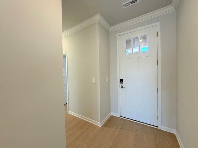 Photo - 214 Stockyard Cir