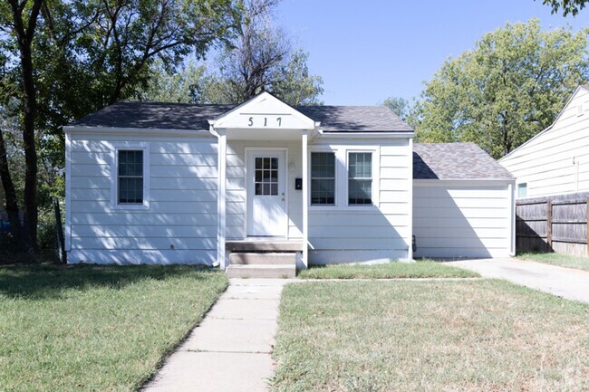 Building Photo - 517 N St Paul St Rental