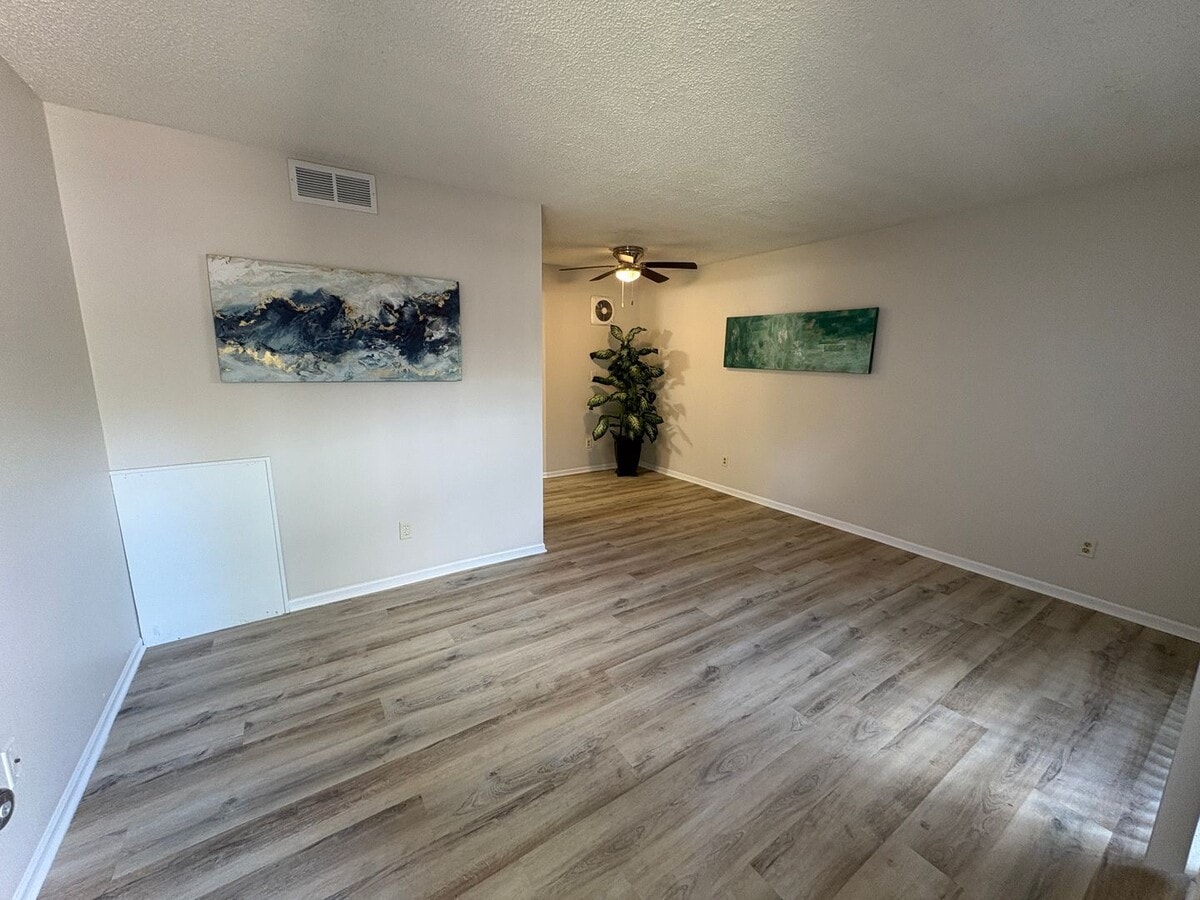 Photo - Stone Edge Apartments