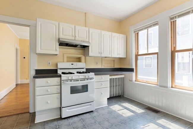 343 Pearl St Unit 1  
