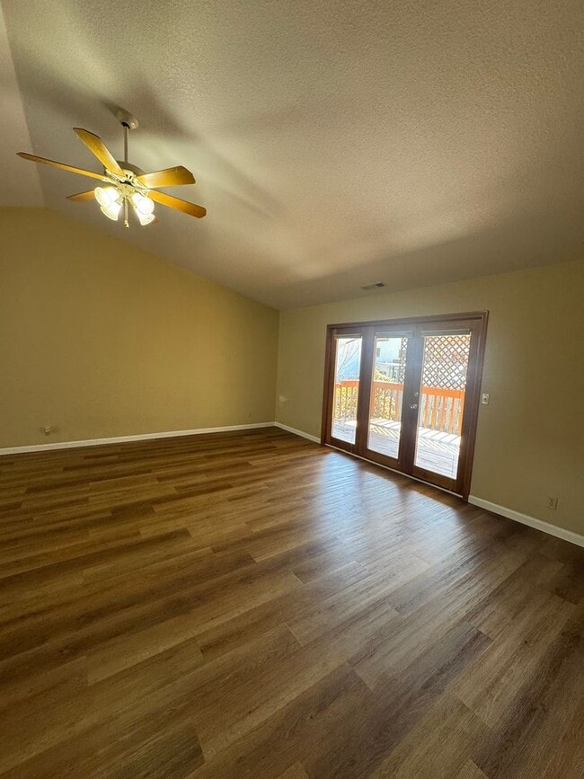 Photo - Hucrest 3 bedroom 2 bath home with garage