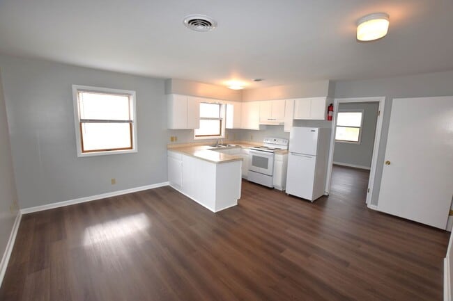 Photo - 13 SE 2nd St