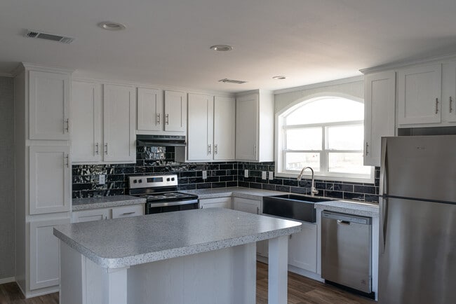 Photo - 128 Ponderosa Way