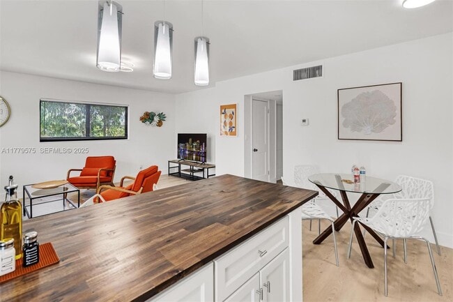 Photo - 1630 SW 4th Ave Unit 1