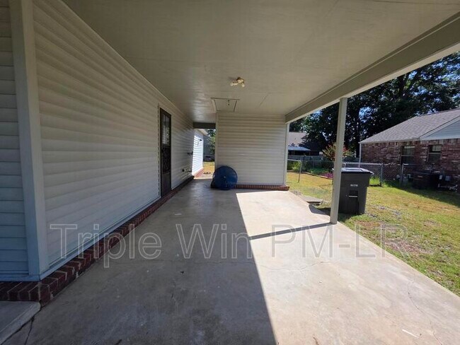 Photo - 113 Northfield Dr