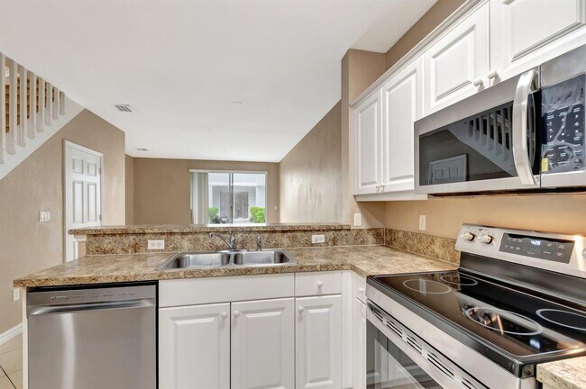 Photo - 1912 Hibiscus Ln