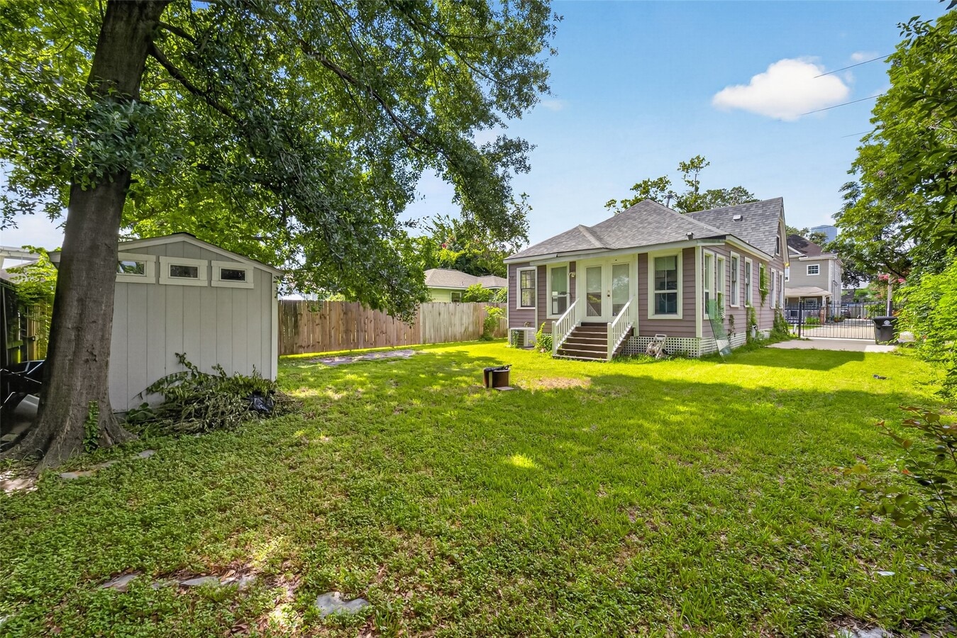 Photo - 1210 Shearn St