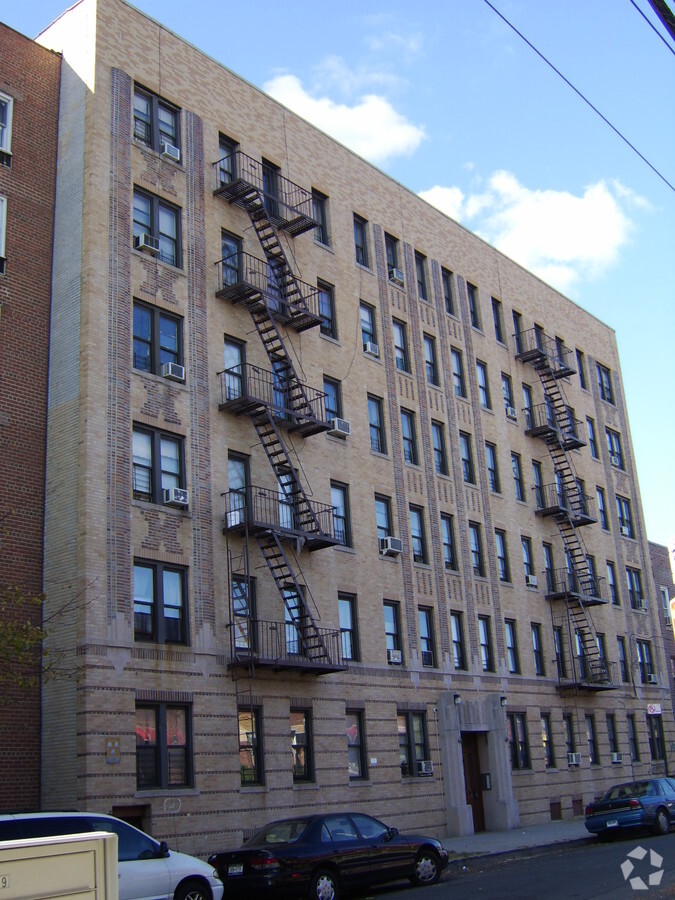 Photo - 3225 Olinville Ave Apartments