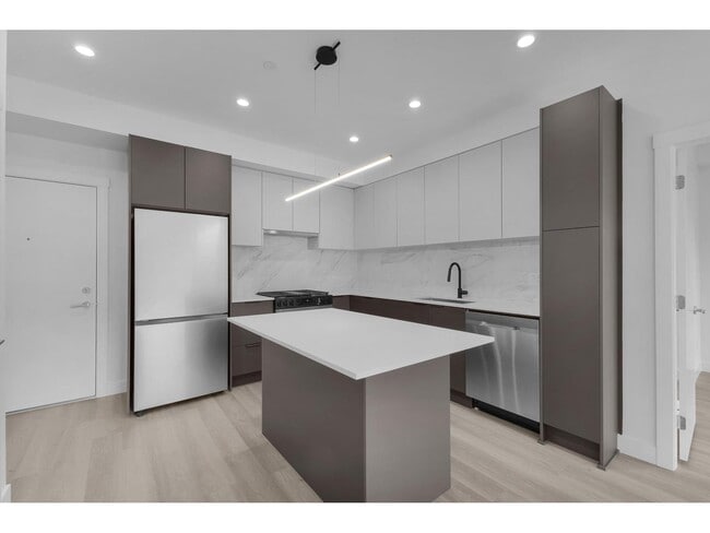 Photo - 7738-119A 119A St Unité A404