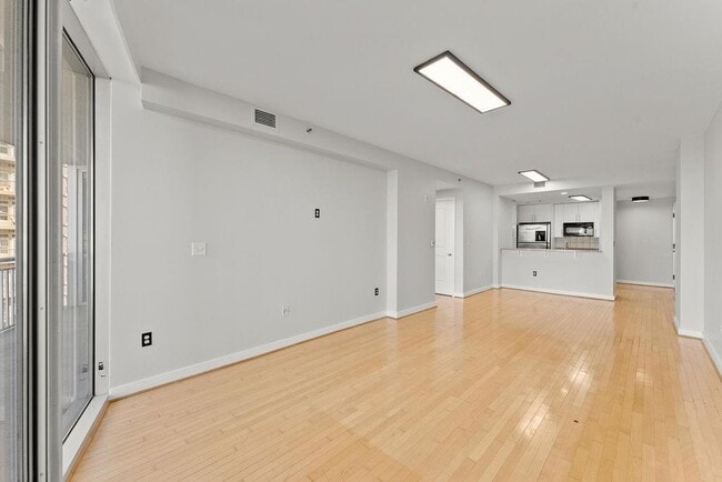 Photo - 3338 Peachtree Rd NE