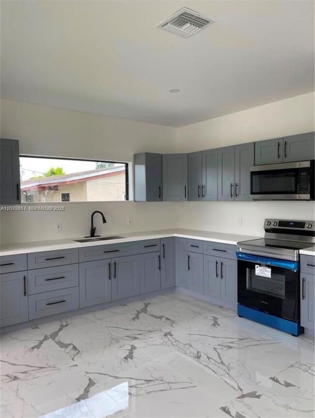 Building Photo - 26515 SW 139th Ave
