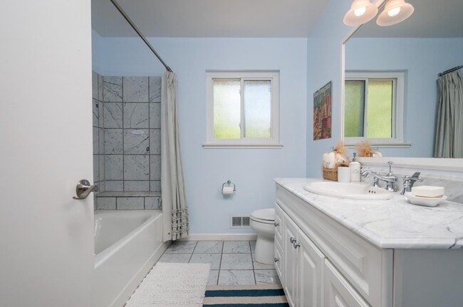 Photo - 3032 Brittan Ave